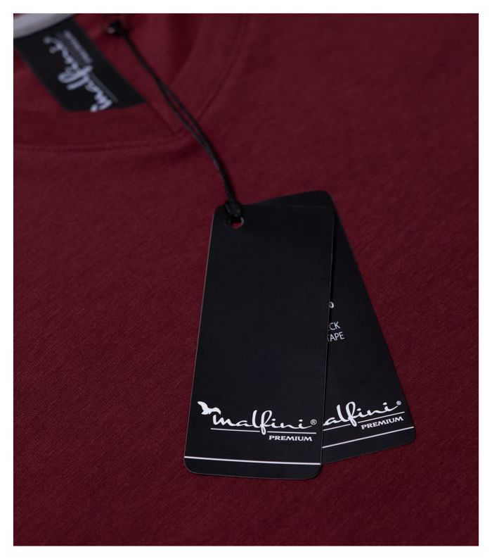 Футболка чоловіча білого кольору V-neck