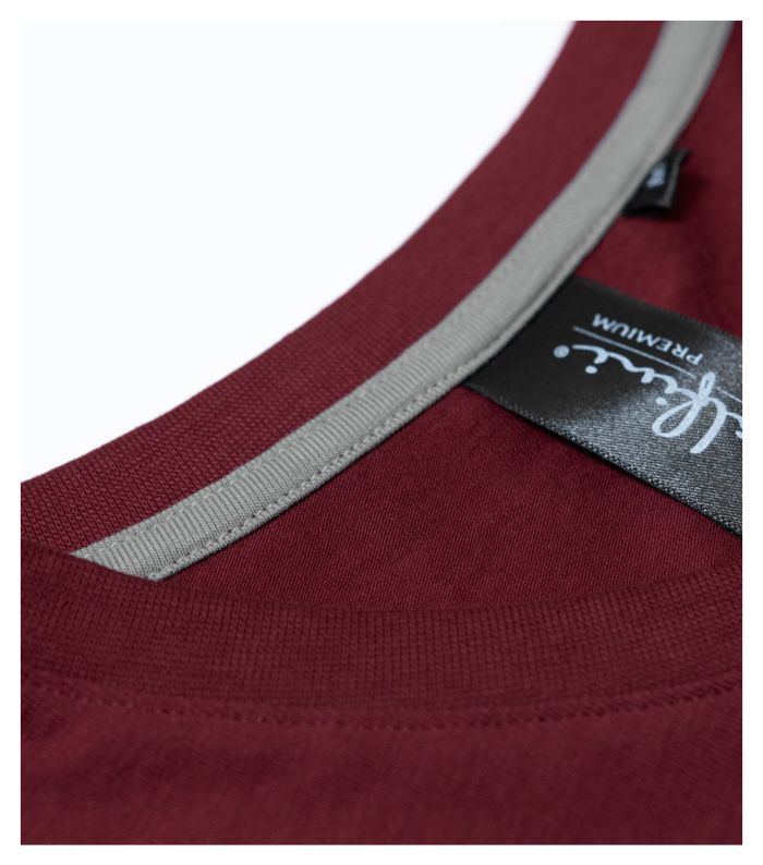 Футболка чоловіча синього кольору V-neck